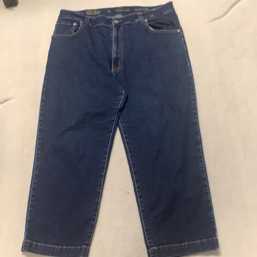 D’ Latte Ladies Dark Blue Wash Cropped Jeans. EUC
